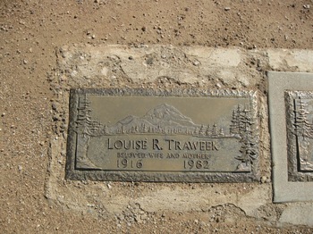 Traweek, Louise Bertha gravesite