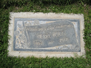 Wolf, Pearl Rose gravesite