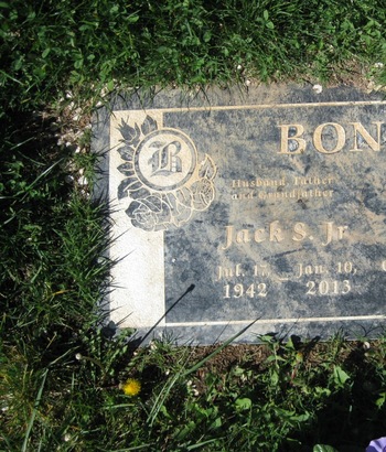 Bones, Jr. Jack Stuart gravesite