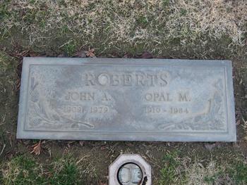 Roberts, Opal Mae gravesite