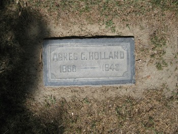 Holland,   Agnes Chevailer gravesite