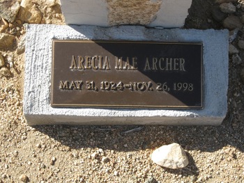 Archer,   Arecia Mae gravesite